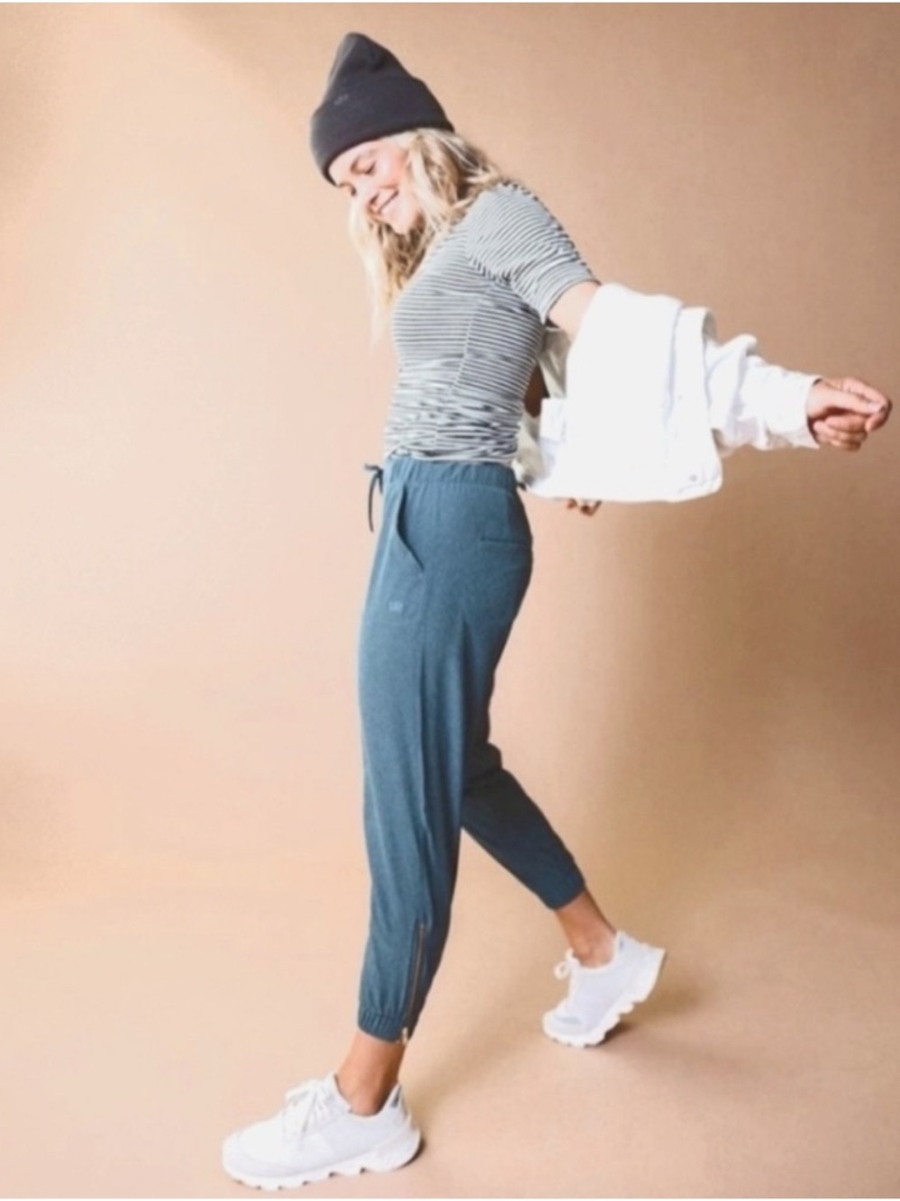 Albion Jetsetters Joggers Pants with Ankle Zippers. Women’s XS Petite
